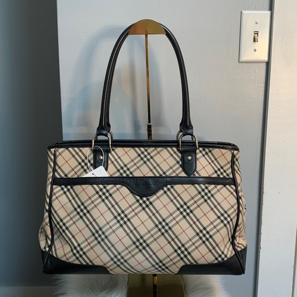 Authentic Burberry zip top shoulder bag - Picture 1 of 17